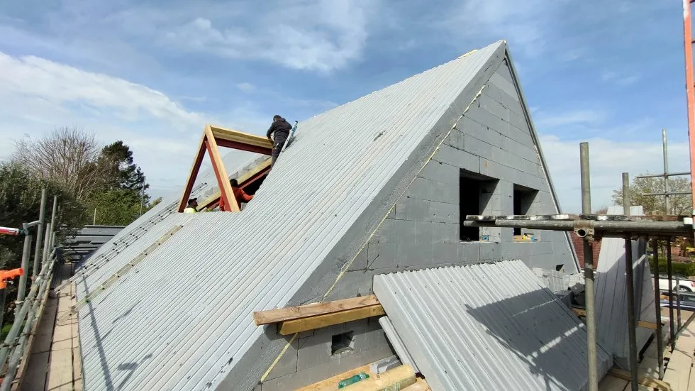 Insulated concrete forms - install the roof